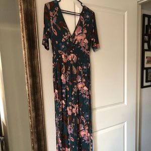 Jessica Simpson maternity dress size small